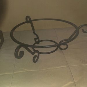 Wrought iron bowl holder